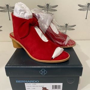 Bernardo red suede bowtie shoes, 7.5 NWT